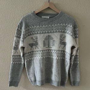 Exlura Winter Sweater Size M